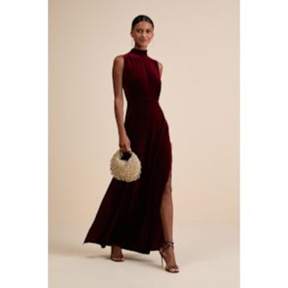 Lulu's Sleeveless High-Neck Burgundy Velvet Gown